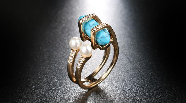 Turquoise and Pearls Create this Beautiful Ring