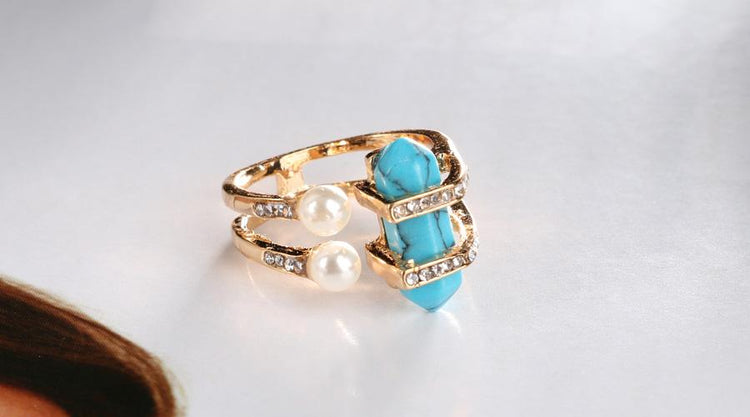 Turquoise and Pearls Create this Beautiful Ring